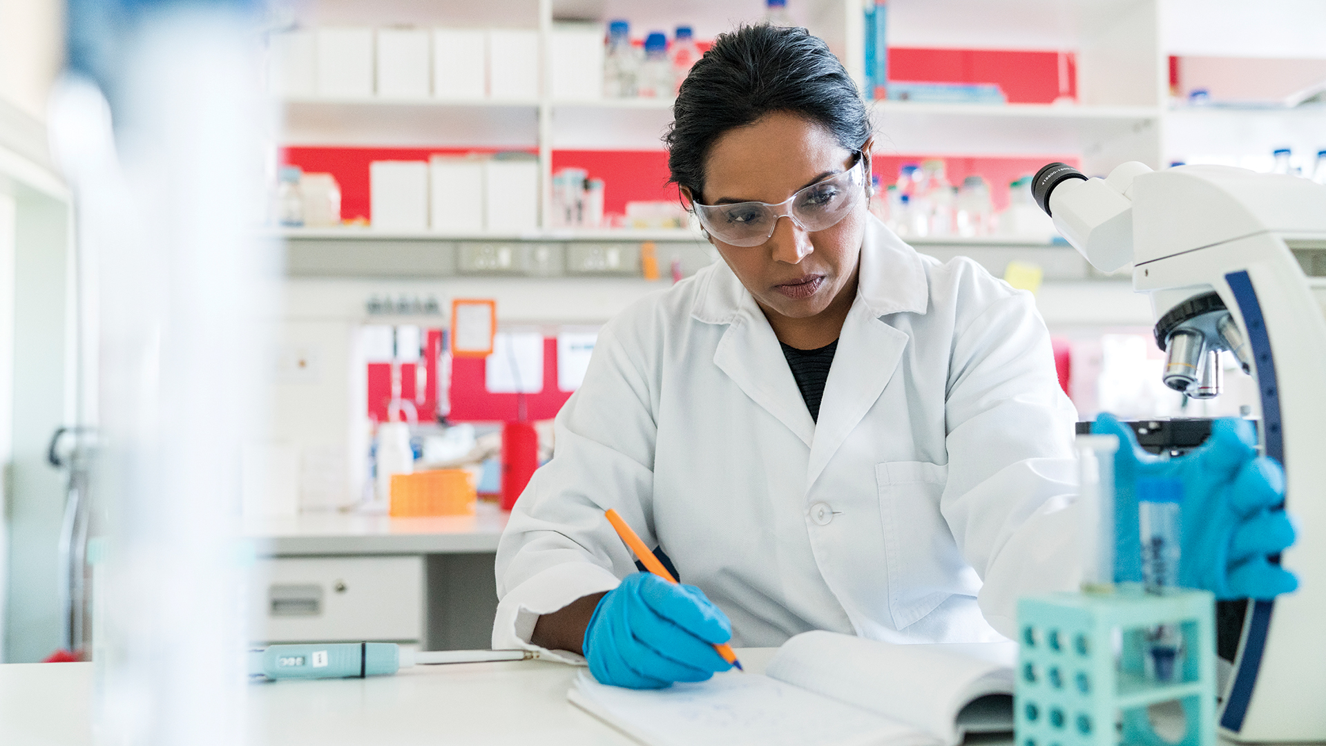 Molecular precision medicine: the effectiveness of personalised ...