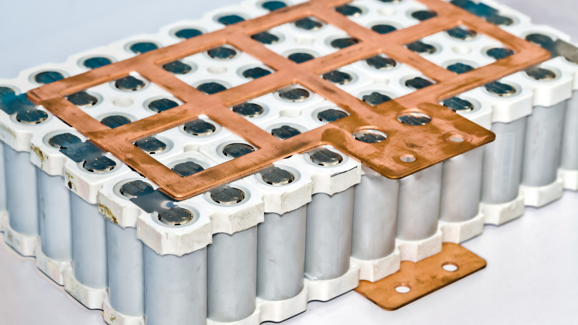 New nongraphite anode material for sodiumion batteries