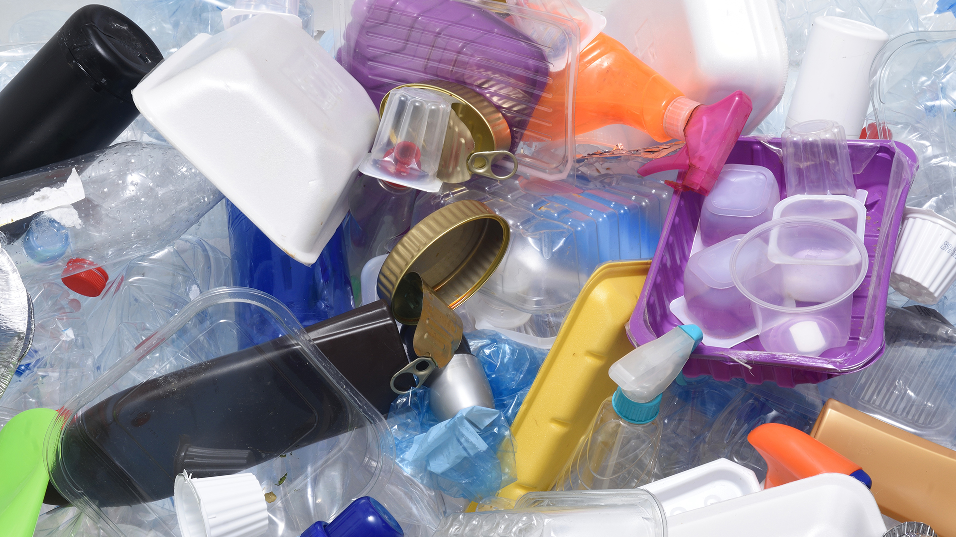 investigation-finds-troubling-level-of-chemicals-in-plastics