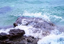 Researchers convert seawater into drinking water in minutes Researchers convert seawater into drinking water in minutes