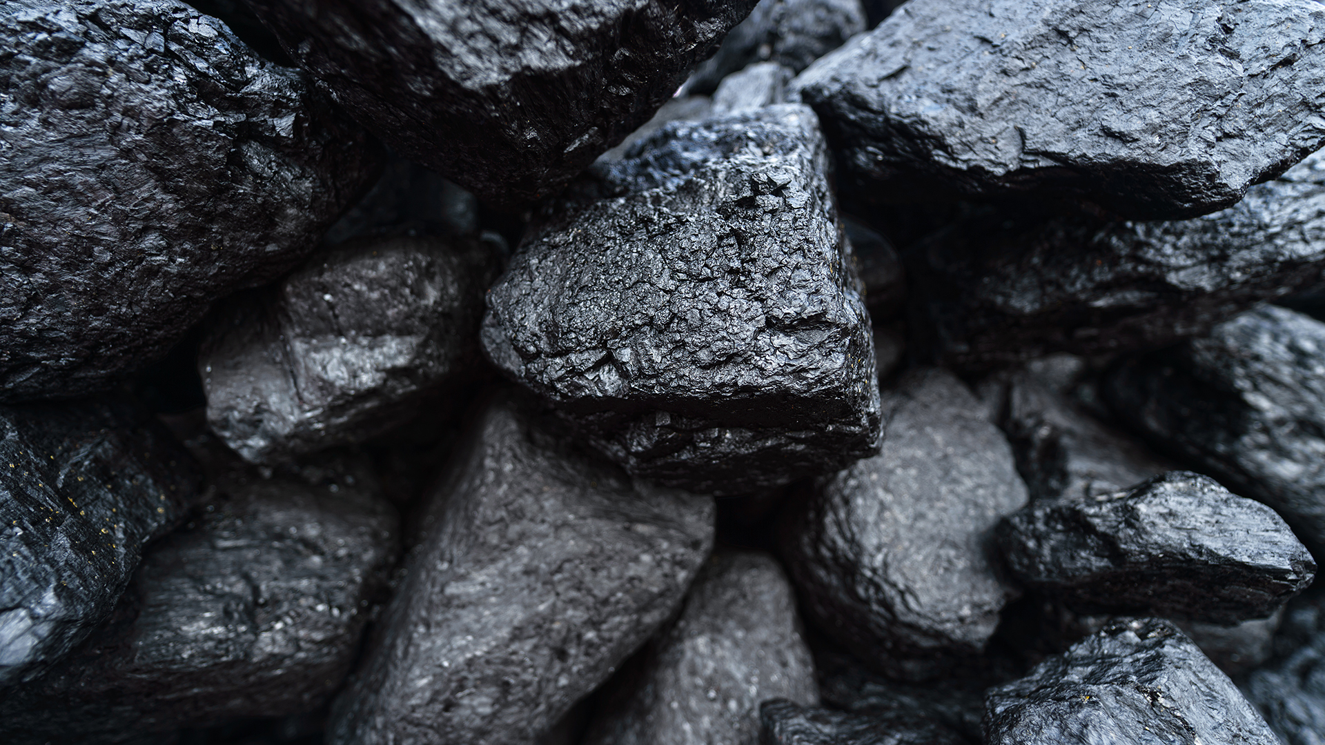 На Сахалине запустят крупнейший в РФ угольный конвейер