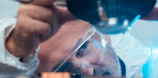 World’s smallest remote-controlled robot