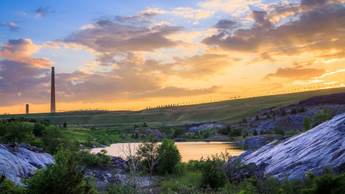 View,Of,A,Smelter,Stack,Of,A,Nickel,Plant,Showing,Regulating,Geoscience,Activity