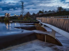 Leeds,,West,Yorkshire,,England,,Britain,,November,2022,,Modern,Concrete,Weir,Flood,Resilience,Measures