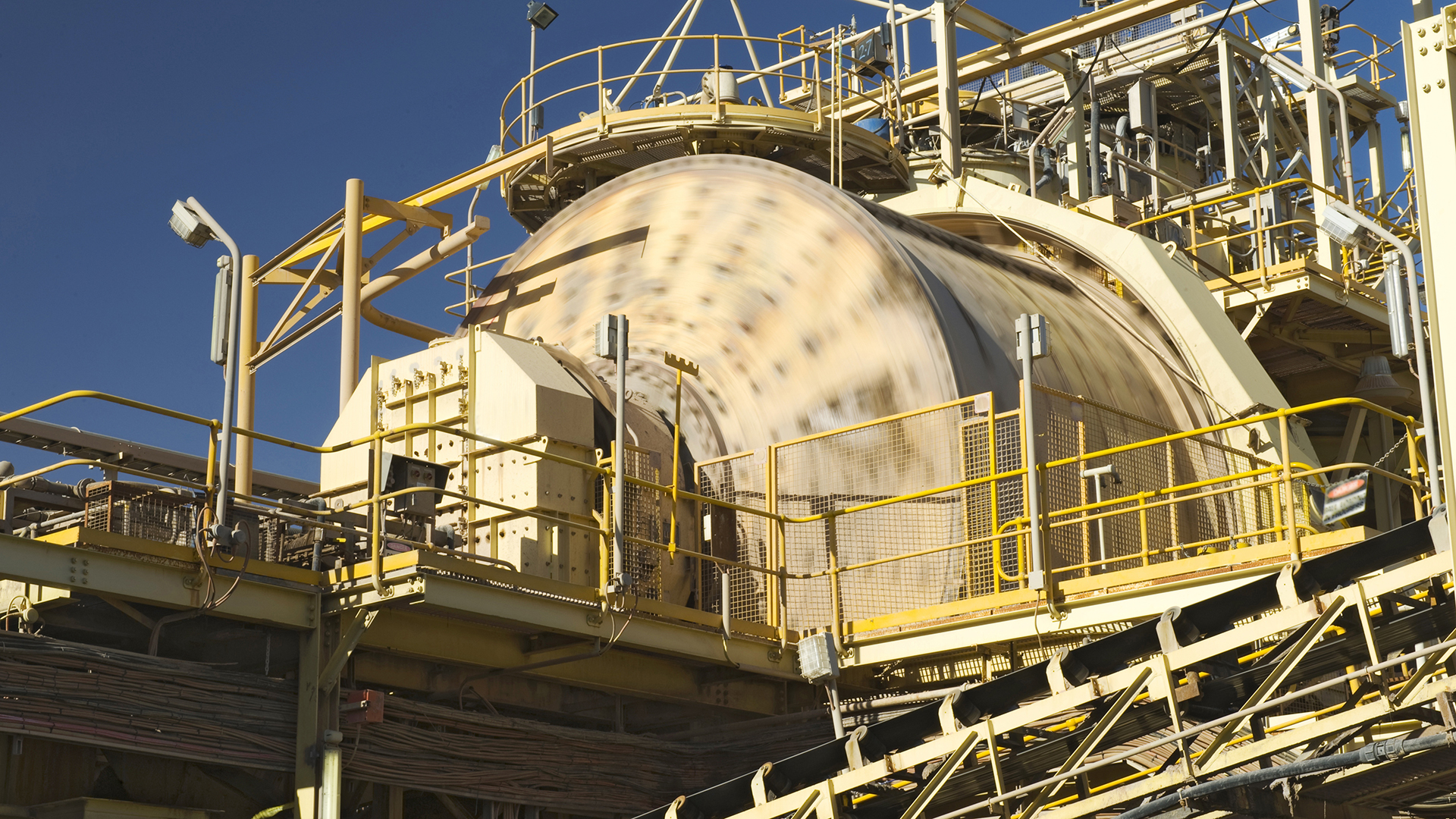 Bilyalı öğütme, daha verimli lityum iyon piller oluşturmak için kullanılır