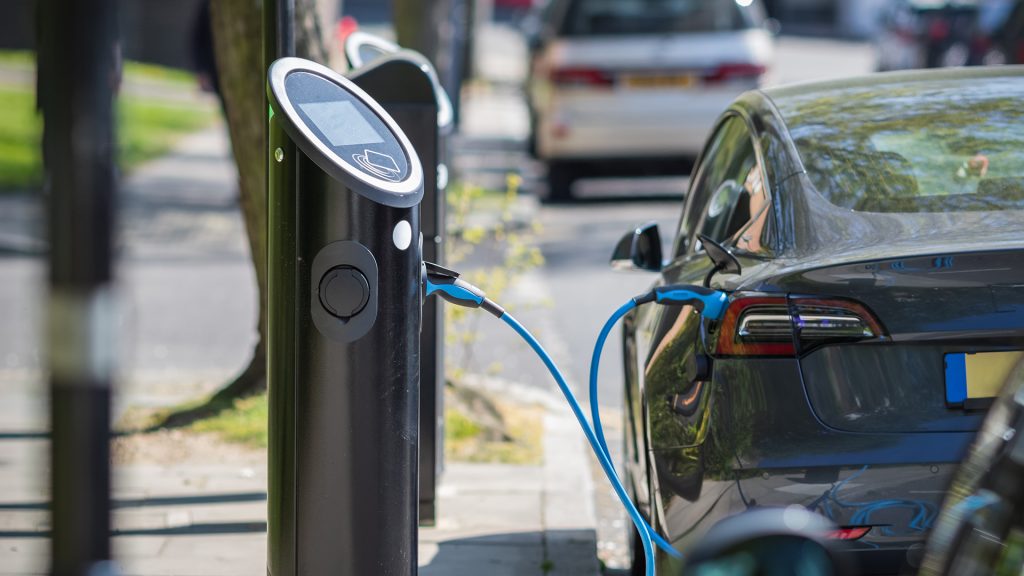 UK hits 50000 electric vehicle charge points