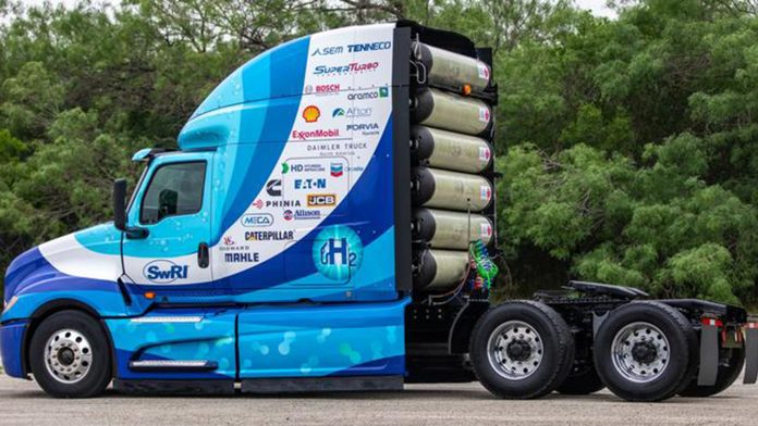SwRI researchers pioneer hydrogen engine for long-haul trucking
