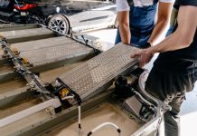 UK faces major shortfall of electric vehicle technicians, says IMI electric vehicle technicians