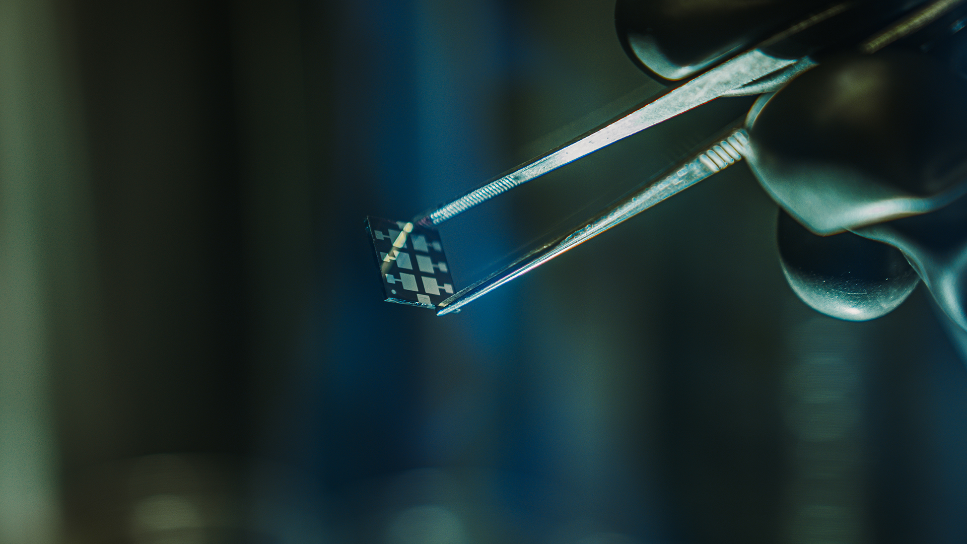 SMARTLINE-PV: Sustainable and scalable solar energy conversion with tin-based perovskites